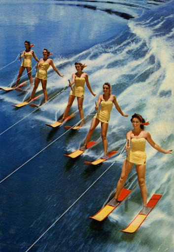 Cartes postales pop et kitsch des annéees 50, 70 et 70