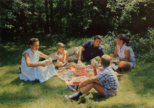 Cartes Postales Pop et Kitsch des années 50, 70 et 70 Group activities / Activités de groupe