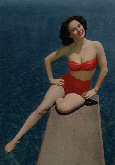 Cartes Postales Pop et  Kitsch des années 50, 70 et 70 Babes on the beach / En maillot de bain