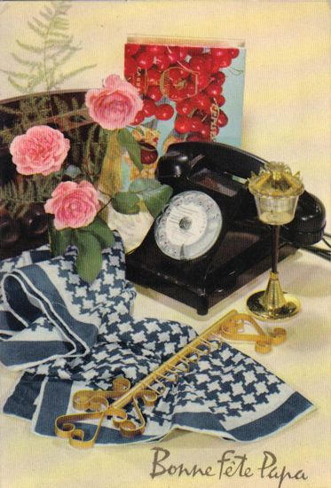 Cartes Postales Pop et  Kitsch des années 50, 70 et 70 Avec un peu d'aide de nos amis - Pop and kitsch vintage postcards from the fifties, the sixties and the seventies With a litte help from our friends