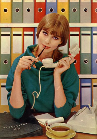 Cartes Postales Pop et Kitsch des années 50, 70 et 70 - Pop and kitsch vintage postcards from the fifties, the sixties and the seventies : Working girls, Femmes au travail