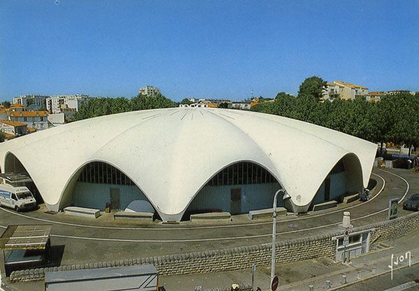 Cartes Postales Pop et  Kitsch des années 50, 70 et 70 - Pop and kitsch vintage postcards from the fifties, the sixties and the seventies : 17200 - ROYAN (Charente-Maritime) Côte de Beauté Le Marché