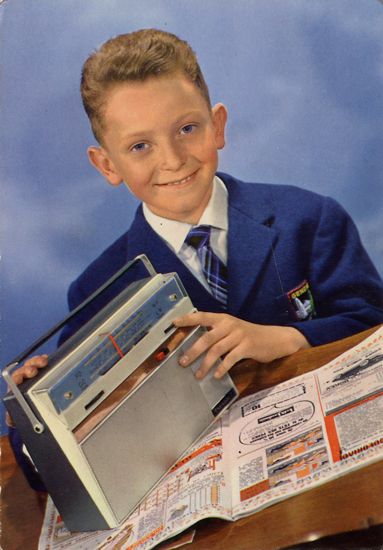Cartes Postales Pop et  Kitsch des années 50, 70 et 70 - Pop and kitsch vintage postcards from the fifties, the sixties and the seventies : Musique de jeunes