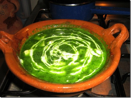 CON QUESO FRESCO Y UN TOQUE DE CREMA