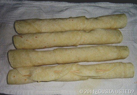 4 FLAUTAS LISTAS PARA FREIR 4 FLAUTAS LISTAS PARA FREIR
