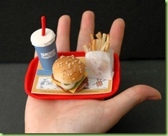 [worlds-smallest-burger_thumb[1][3].jpg]
