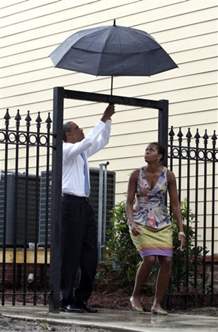 [obamaumbrella7.jpg]