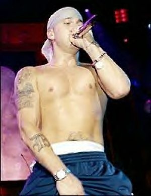 [eminem-crotch-grab[3].jpg]