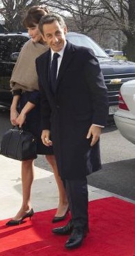[539885-carla-et-nicolas-sarkozy-lors-de-leur-0x414-4[5].jpg]