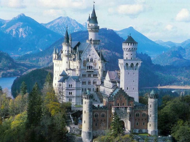 [Best Castles and Palaces_www.wonders-world.com_55[2].jpg]