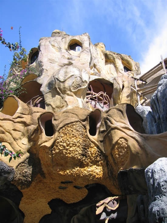[Crazy-House-Vietnam3[3].jpg]