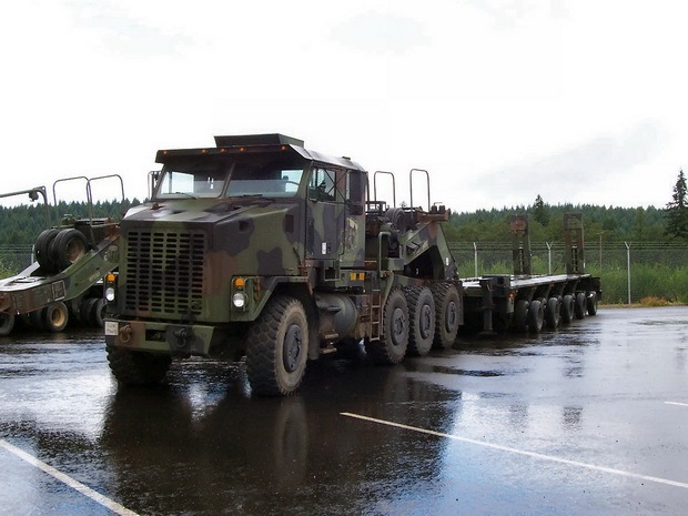 [M1070 Heavy Equipment Transporter 10[2].jpg]