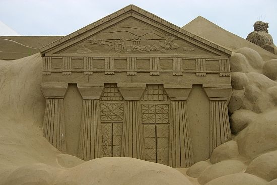 [sand-sculpture-20_Nn4Fm_11446[5].jpg]