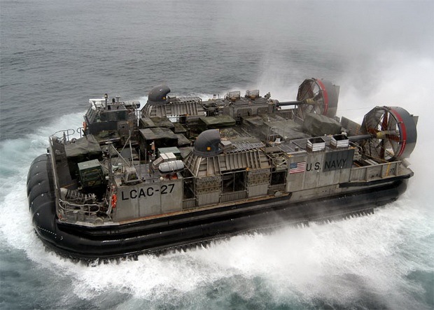 [Hovercraft Civilian and Military Applications 19[2].jpg]