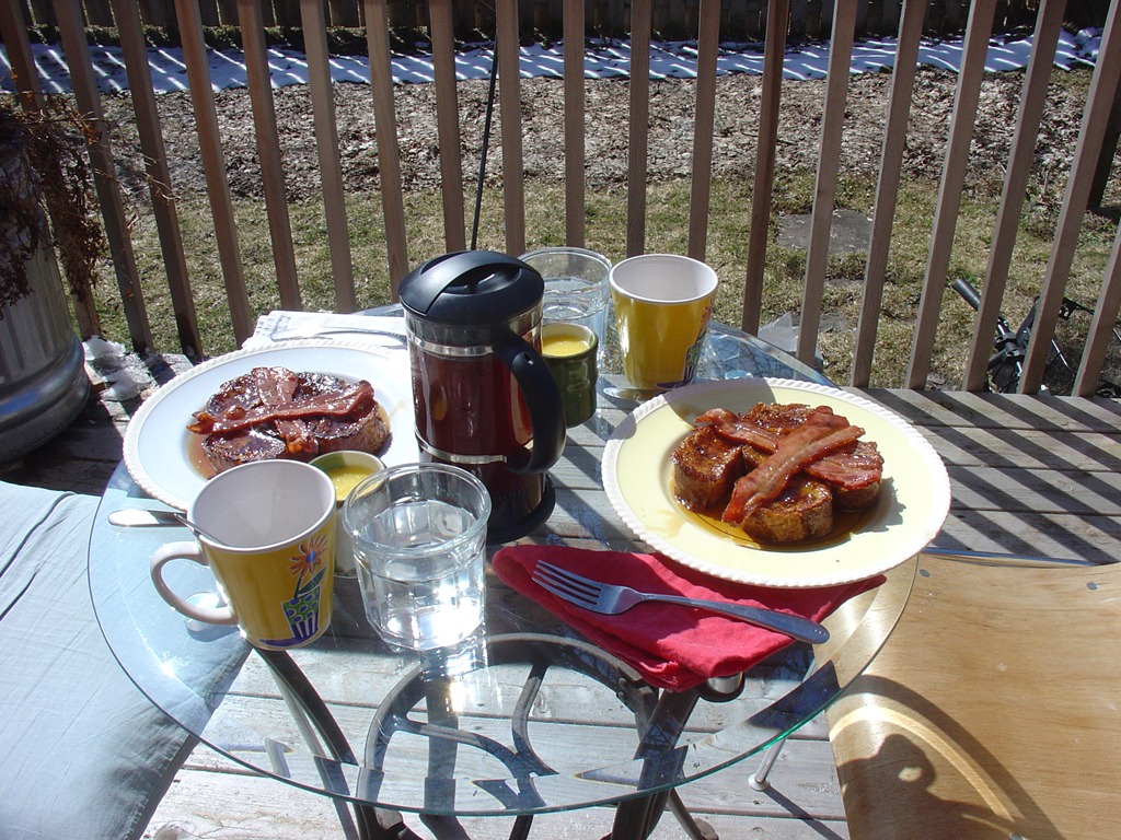 [First breakfast on the deck[4].jpg]