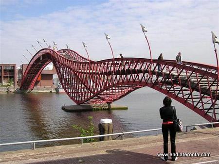 Sporenburg-Borneo-Bridge.jpg