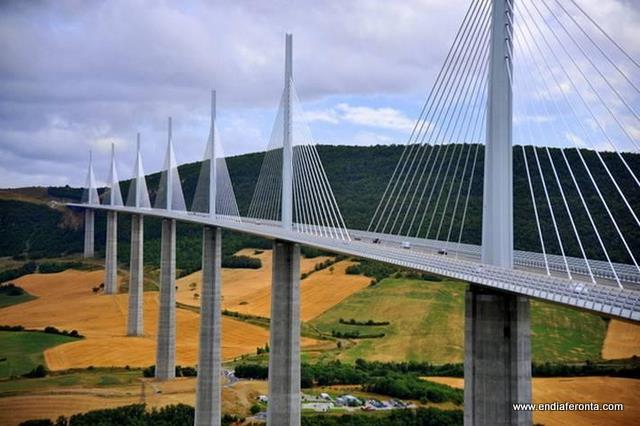 Spectacular-Bridges-1.jpg