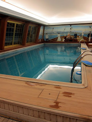 Hotel Le Bristol Paris swimming pool