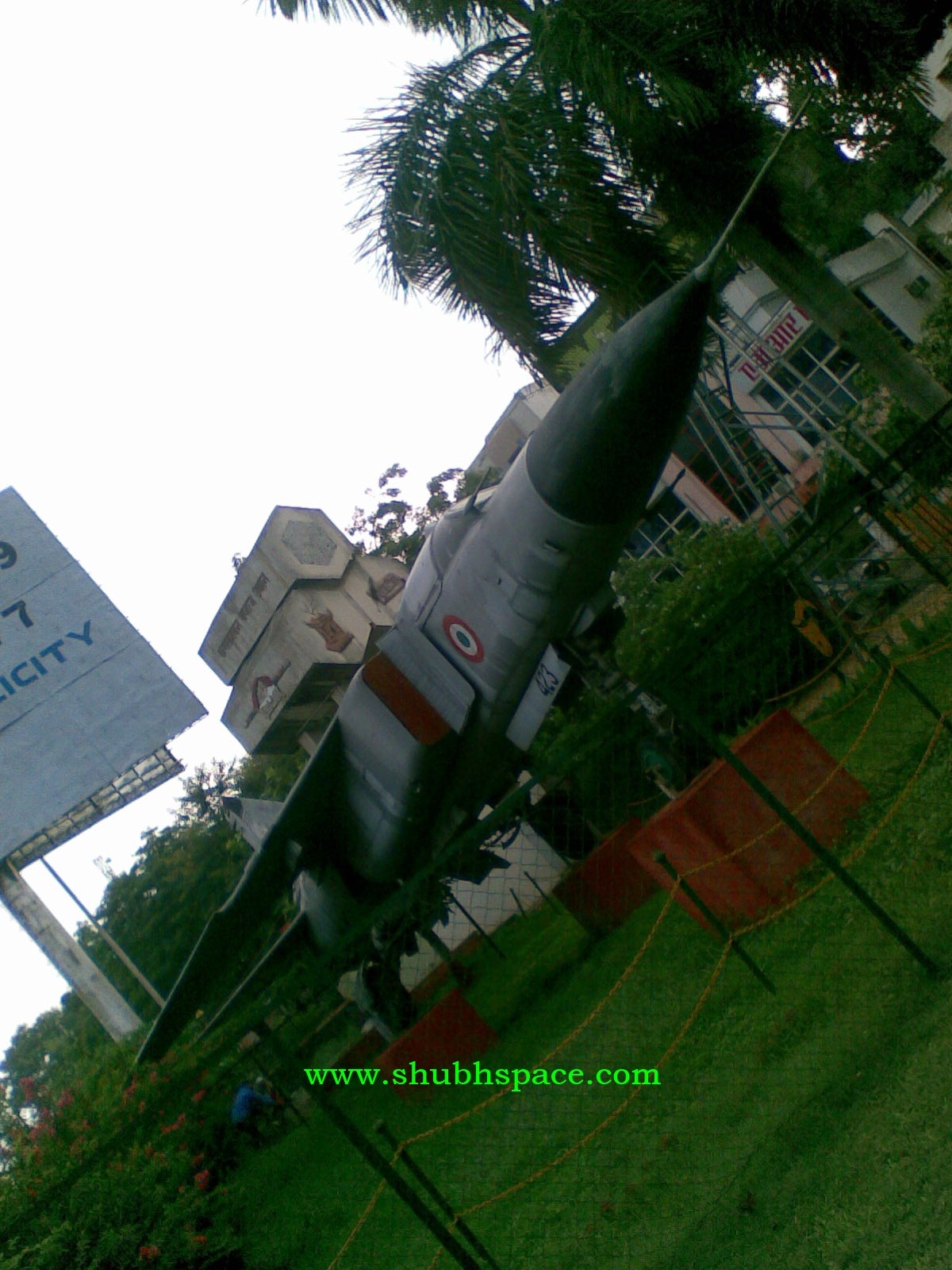 [20100628_Warbird_Mig_23_Pune_02[3].jpg]