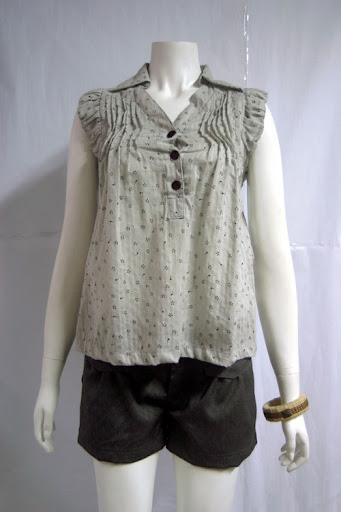 Sleeveless v-neck blouse. Tiny black flowers print on grey cotton. MPDR0409-002 S$33.90 PTP:13 STH: 23"