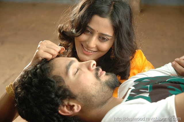 [Pancharangi_Movie_stills3[2].jpg]