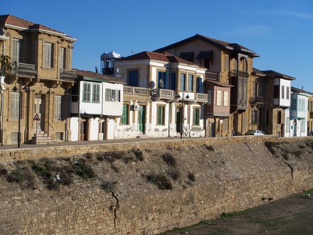 [100_23642.jpg]