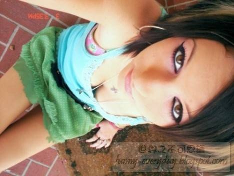 uncensored-sickles-high-school-yearbook-photo-girl-myspace-picture-468x351