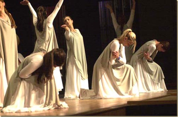 145_NiederauerDancingGirls03