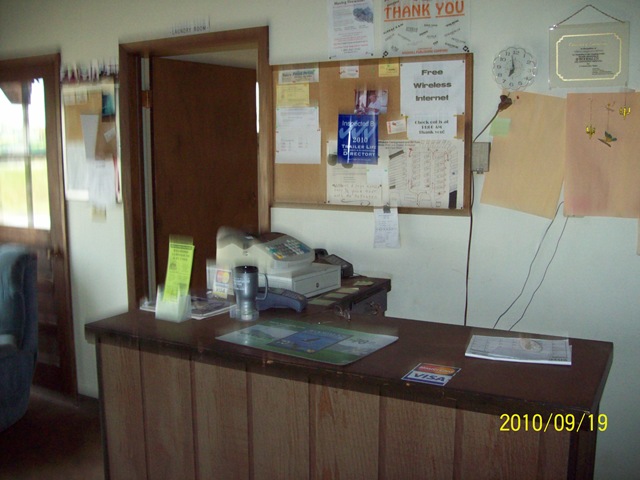 [100_21382.jpg]