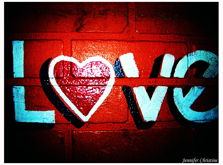 http://lh6.ggpht.com/_EOFarVdN9qU/SZb8gYhih0I/AAAAAAAACa8/pzqGJiImX-Y/s800/Love_by_xlovelyladyx.jpg
