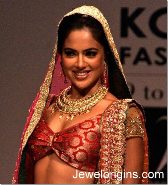 Sameera_Reddy_Antique_jewellery