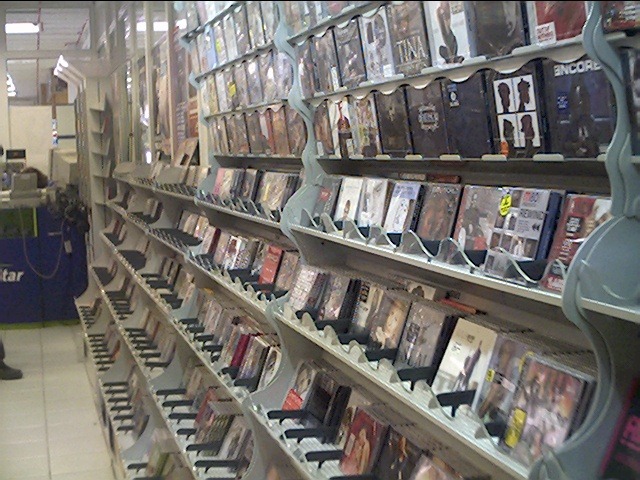 [FOTO1 TIENDA DISCOS DEL PASO [5].jpg]