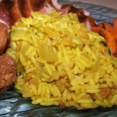 Rice Pilaf With Cinnamon and Golden Raisins