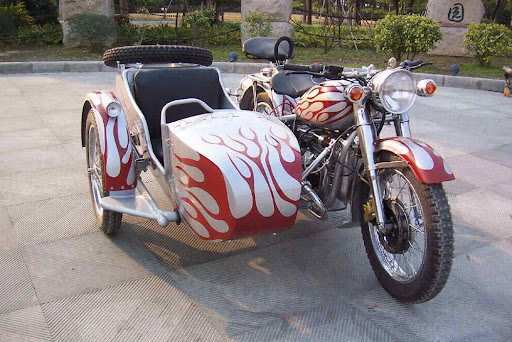 youtube burman 650 con sidecar