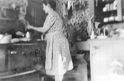 [1942-11 Mary Billings in her kitchen[2].jpg]