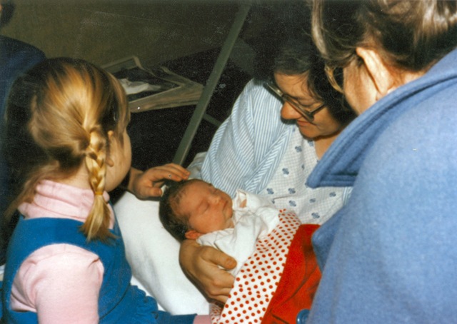 [1984 12 25 Cordelia and Bedstemor meet Elinor for the first time, she is 6 hours old[4].jpg]