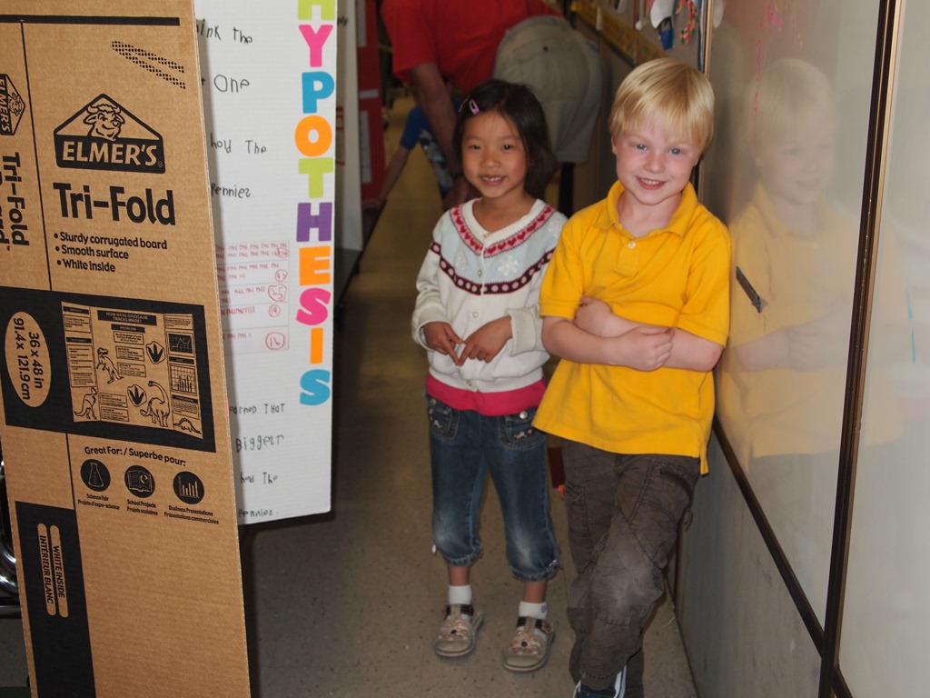 [Finn's kindysciencefair 003[4].jpg]