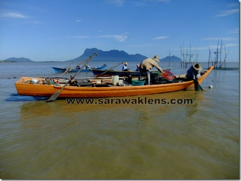 boat_ride_to_Bako_fishermen_5