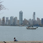 Volviendo del colegio para ir a casa en el mar