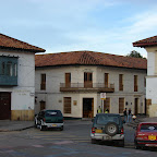 Esquina en la plaza Esquina en la plaza