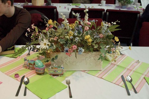[2010_0404_Easterbreakfast-2-w[2].jpg]