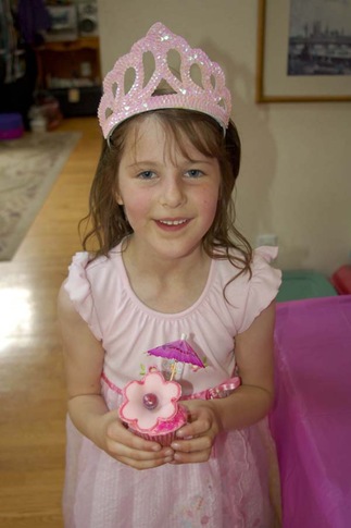 [2010_0602_Brenna-birthdayteaparty-30w[2].jpg]