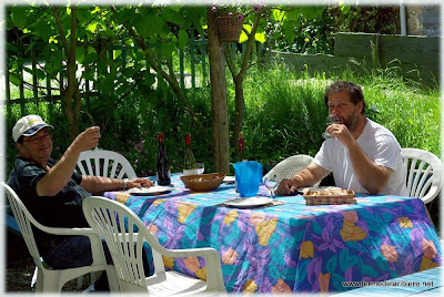 Détente après une journée de vol. Détente après une journée de vol.