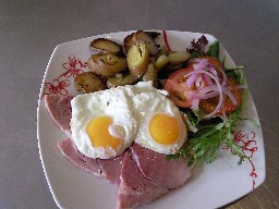 Ham, egg and saut&eacute;d potatoes