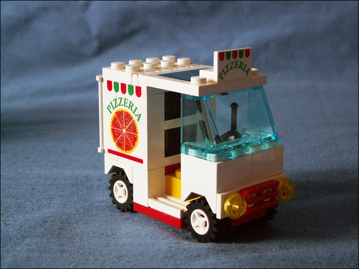 Bricker - Brinquedo contruído por LEGO 6350 Pizza To Go
