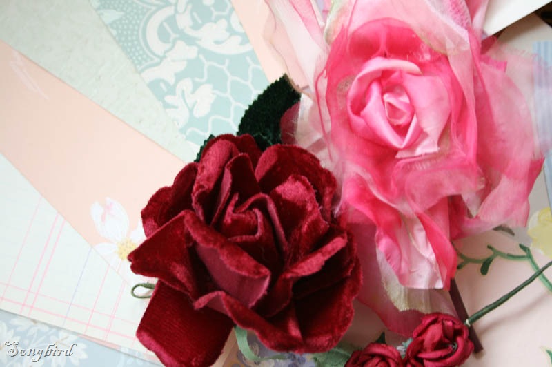 [Vintage wallpaper and roses[2].jpg]