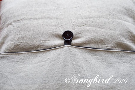 [Black Number Pillow Back[5].jpg]