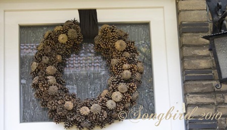 [Pine-Cone-Wreath-42.jpg]