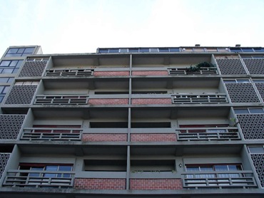 b34