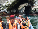 TuristasNavegandoenIslaChoros.jpg